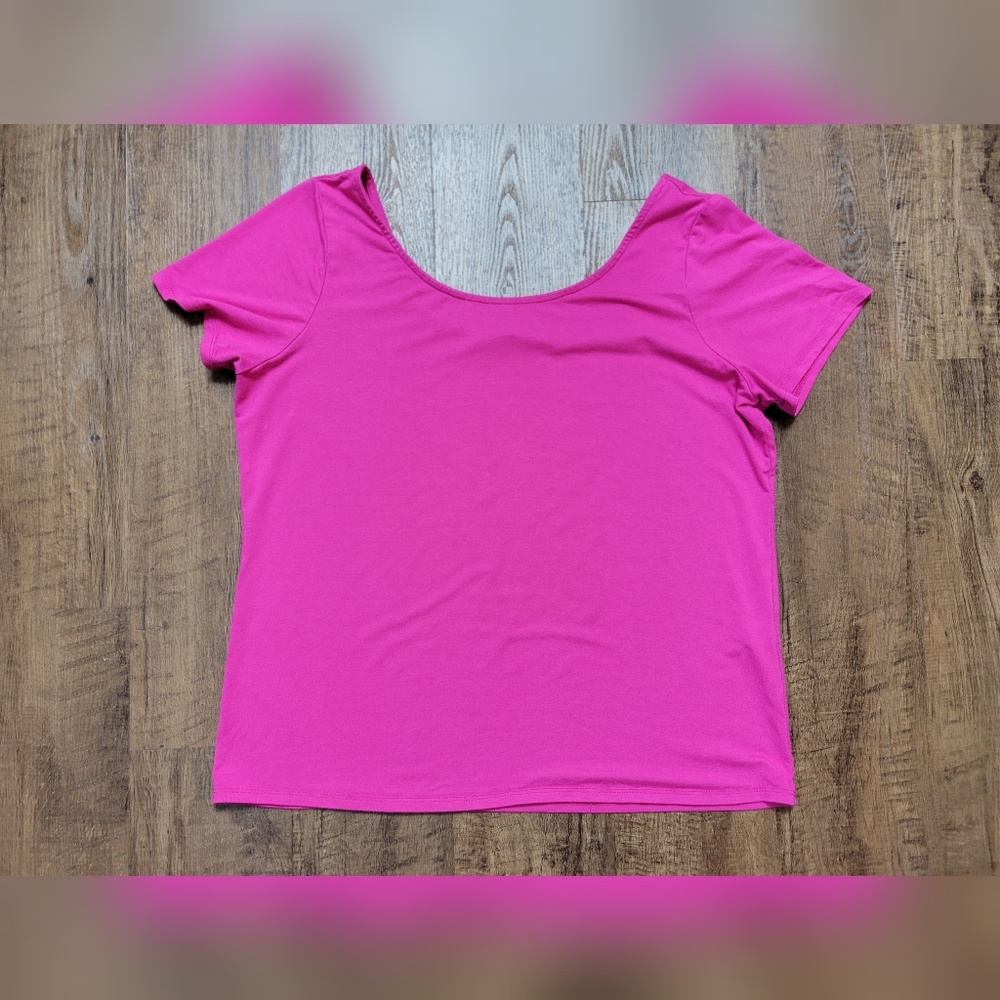 FREE W BUNDLE Cyrus scoop neck t-shirt